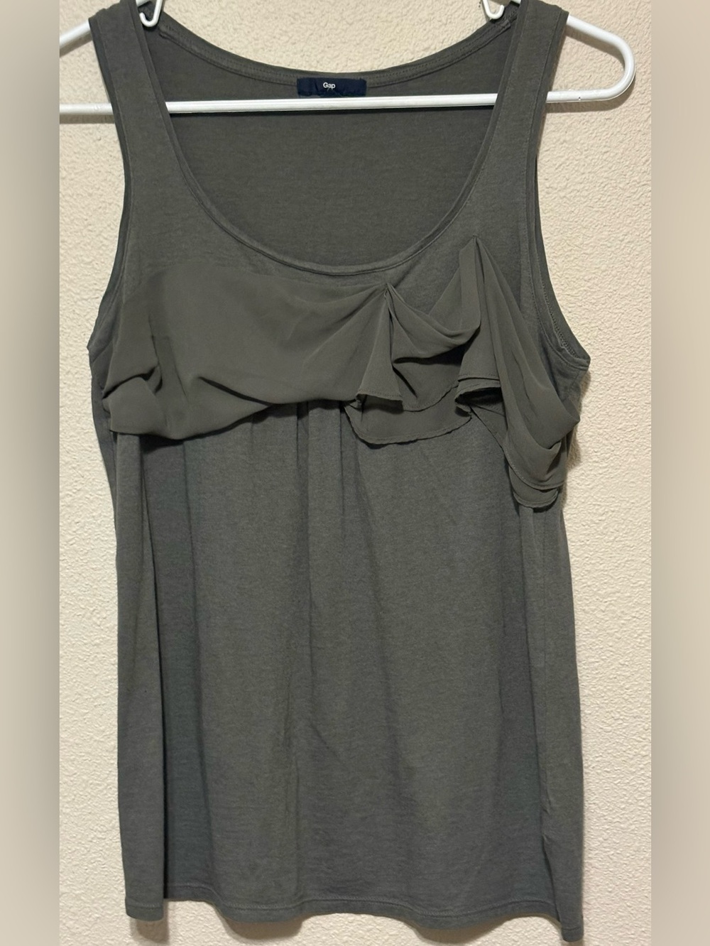 Gap Women's Gray Ruffle Tank Top